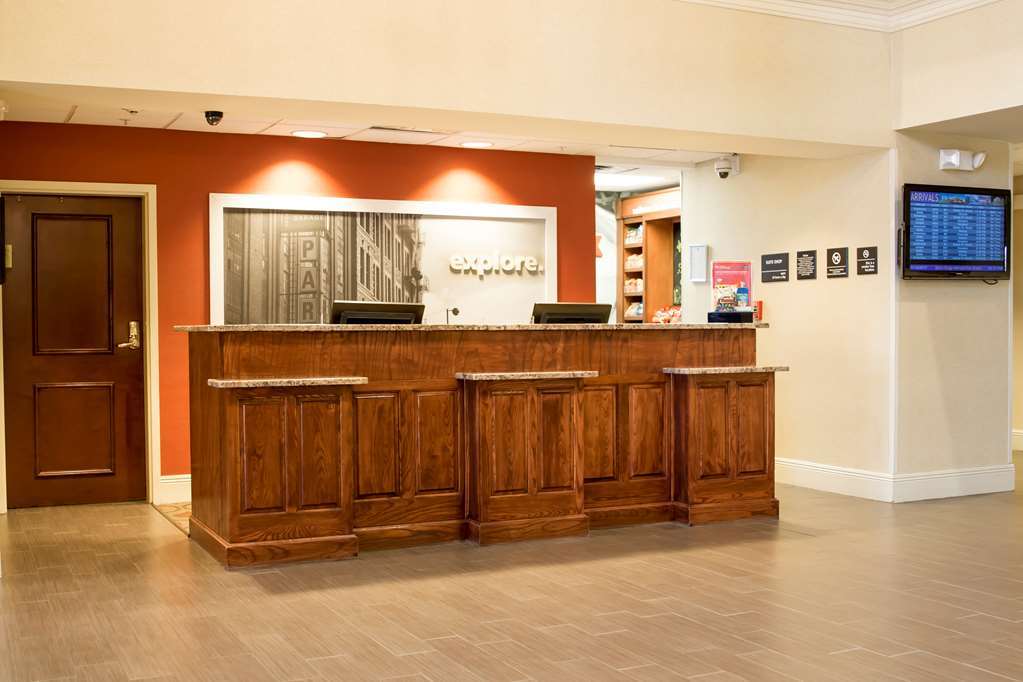 Hampton Inn & Suites Baton Rouge - I-10 East Interior photo